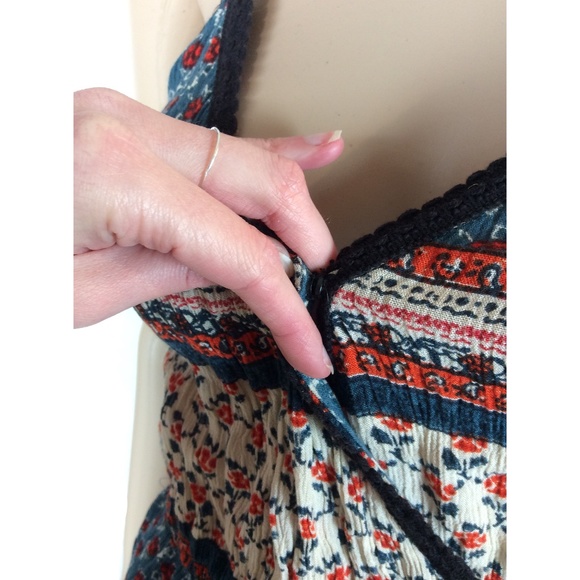 ❤SALE❤ NWOT Printed romper - Picture 3 of 6